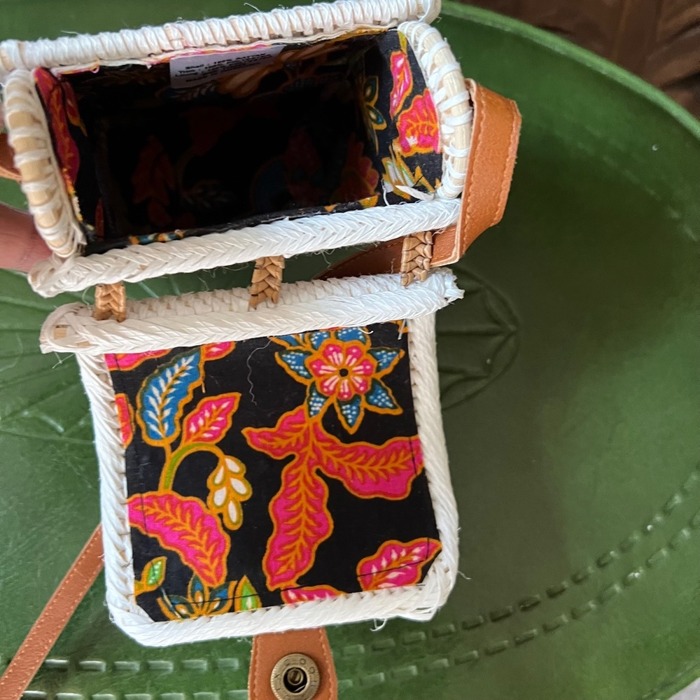 NWOT - Rattan Purse - Picture 5 of 6